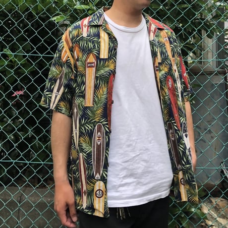 ハワイ製サーフボード 総柄シャツ