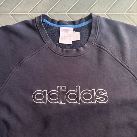 adidas ラグランロゴスウェット