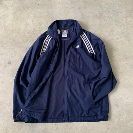 New balanceポリエステルジャケット