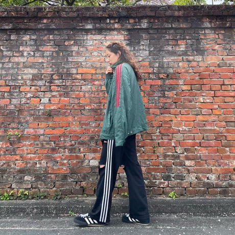 adidasフルジップジャケット