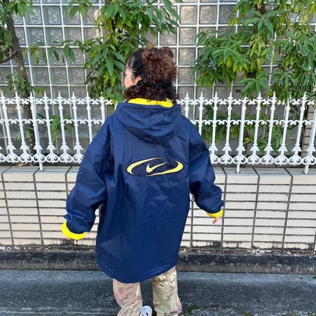 NIKE ナイロンベンチコート