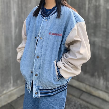 刺繍デザイン切替デニムブルゾン