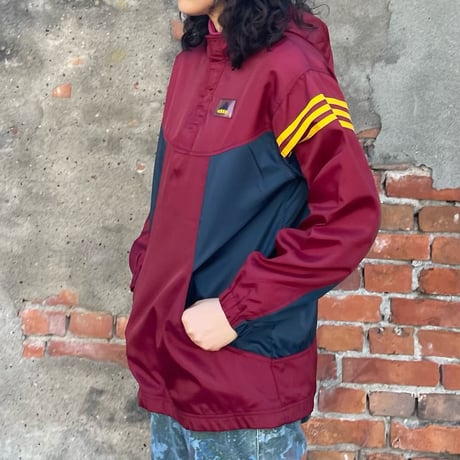 adidas ナイロンハーフジップパーカー