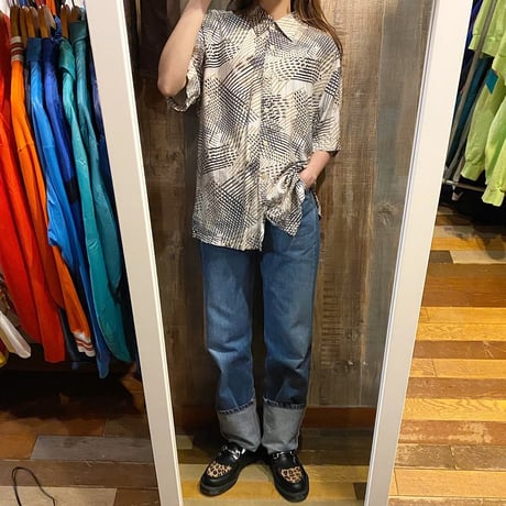 レーヨン柄シャツ