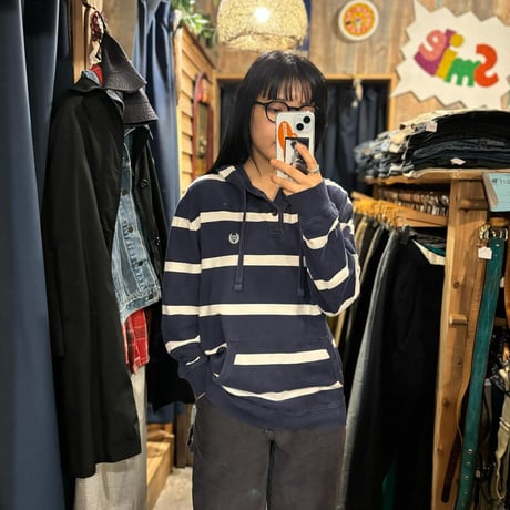 CHAPSヘンリーネックフーディ