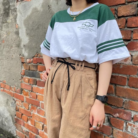 タックテーパードパンツ