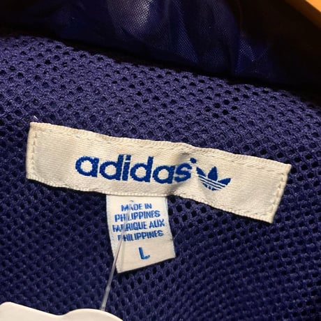 adidasウィンドブレーカー