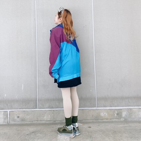 adidasハーフジップナイロンPO