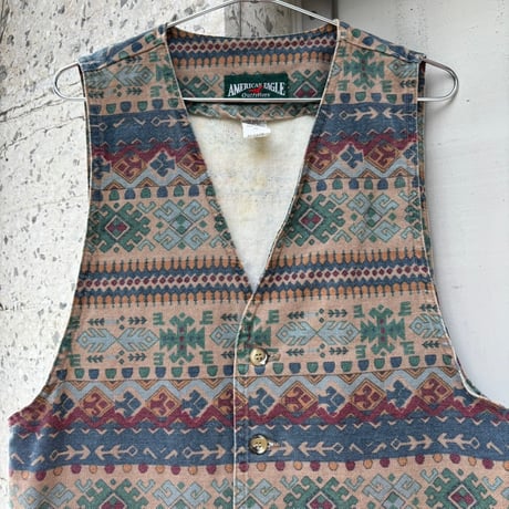 AMERICAN EAGLE 総柄ベスト