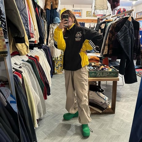 adidasナイロンジャケット