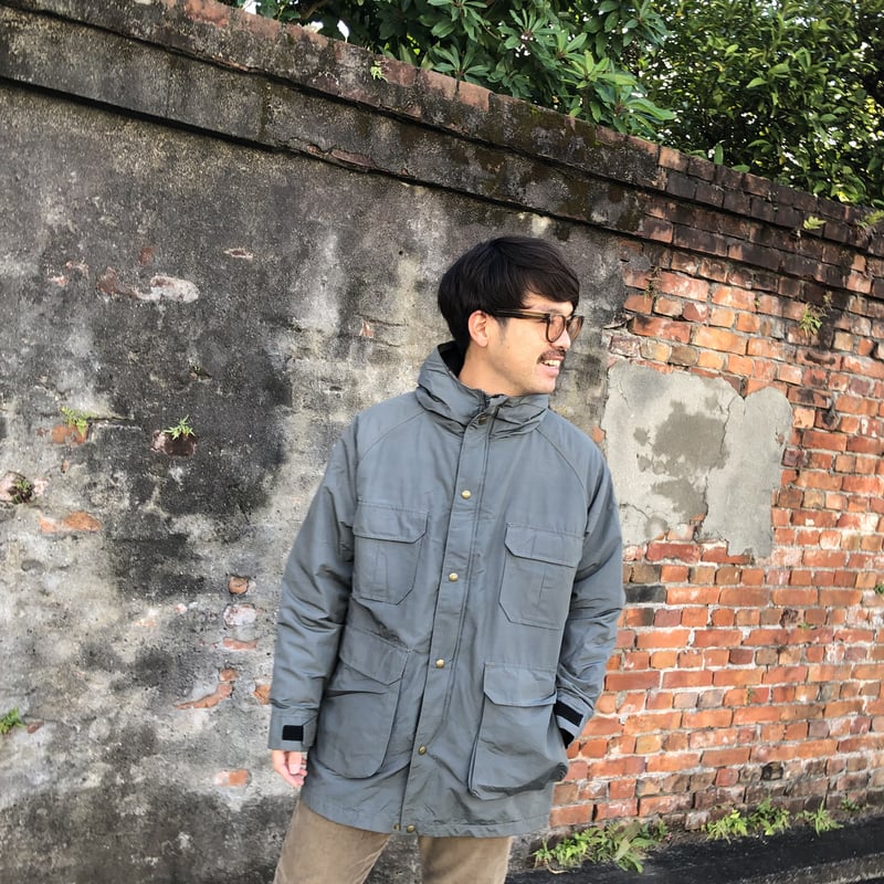 ⬜︎dezert 80s ベージュ マウンテンパーカー フード収納 ⬜︎dezert 80s ベージュ マウンテンパーカー フード収納