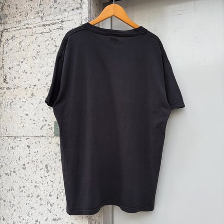 LOONEY TUNES タズマニアン・デビルTシャツ