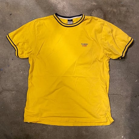 TOMMY HILFIGERワンポイントTシャツ