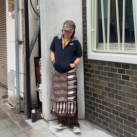 NIKE 半袖ジップパーカー