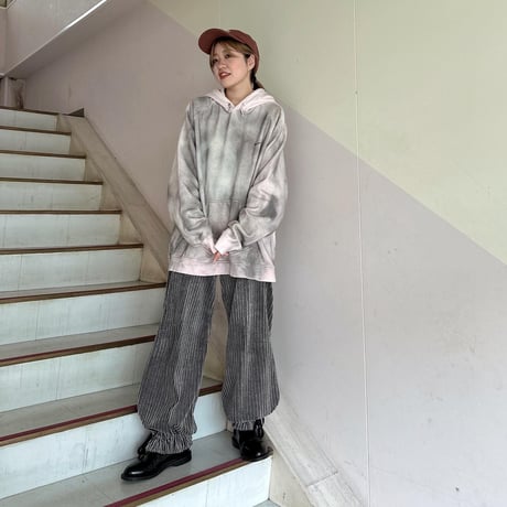 ランダムスプレーNIKEフーディ