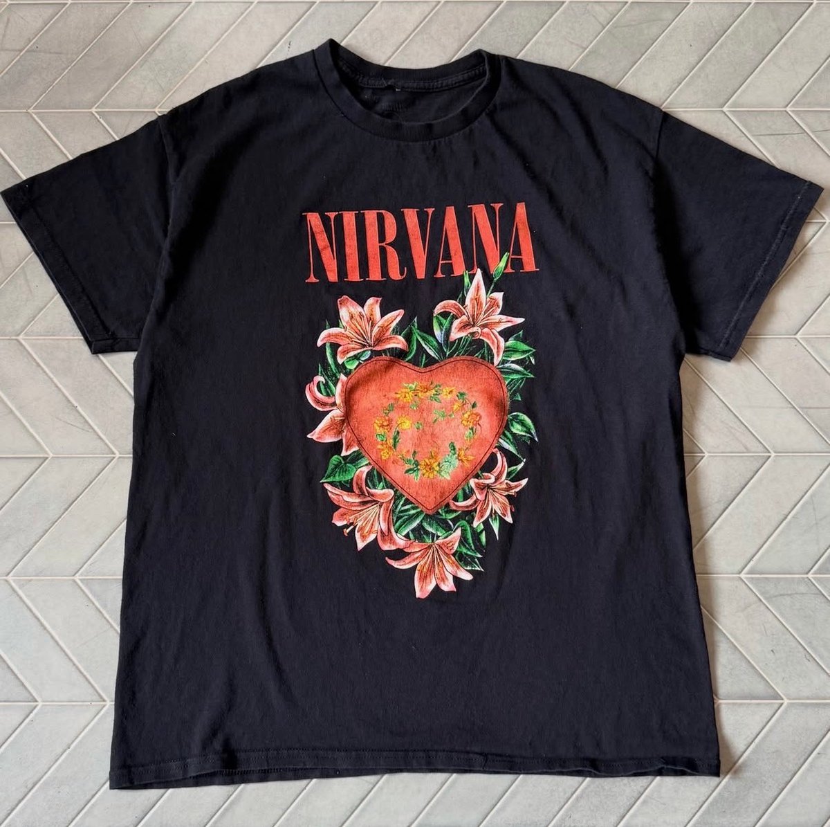 NIRVANA グラフィックTシャツ | CUSTOM FEVER