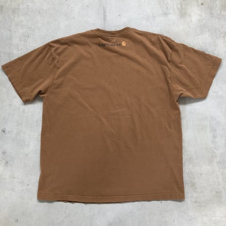 Carhartt でかロゴTシャツ