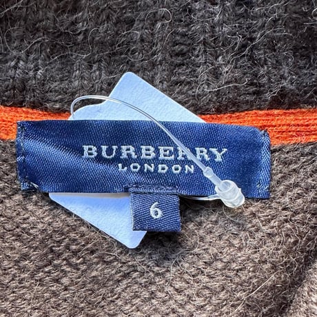 Burberryボタンアップニット
