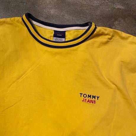 TOMMY HILFIGERワンポイントTシャツ