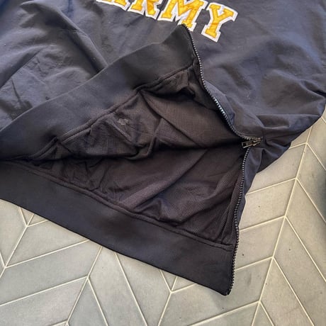 ARMY マフポケット付きプルオーバー