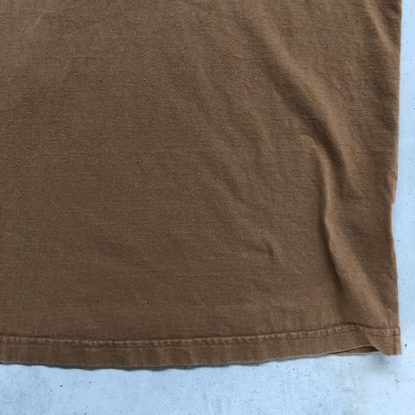 Carhartt でかロゴTシャツ