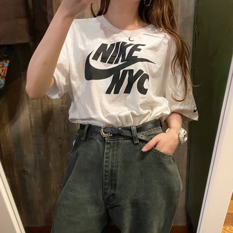 NIKEロゴプリントTシャツ