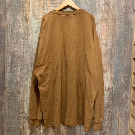 carharttヘンリーネックプリントロンT