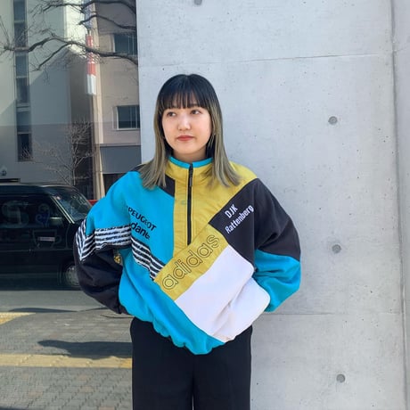 adidasハーフジップデザインプルオーバー