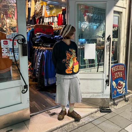 プーさん×ティガー Vネックスウェット