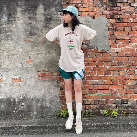 ユニークデザインTシャツ