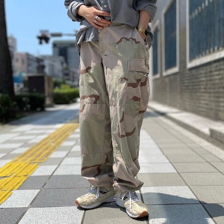デザートカモ柄迷彩カーゴパンツ