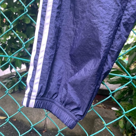 adidasナイロンパンツ