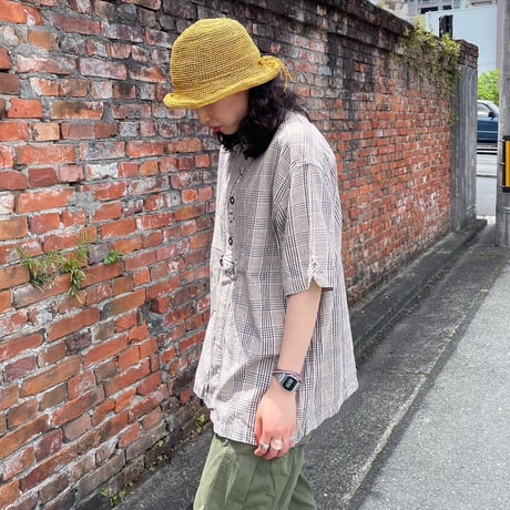 チェックチロリアンシャツ