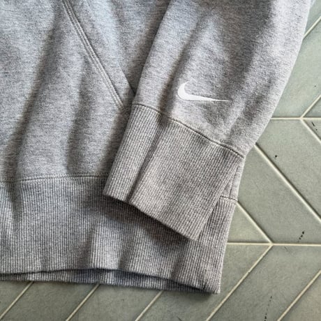 NIKE ロゴジップパーカー