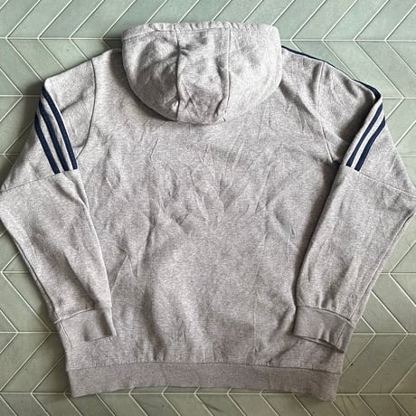 adidas ハーフジップパーカー