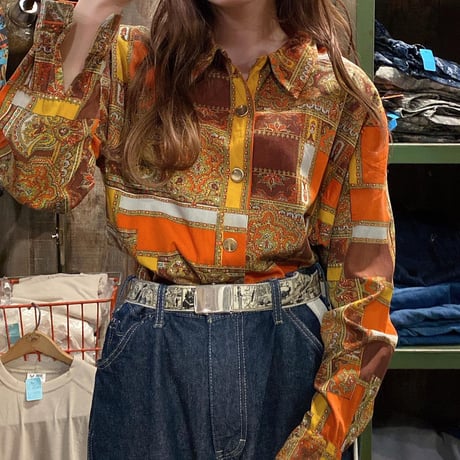 ボックスシルエット柄シャツ