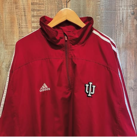 adidas ハーフジップナイロンプルオーバー