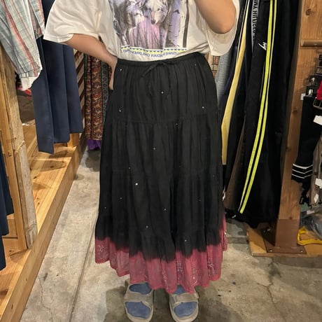 スパンコール付き ティアードロングスカート