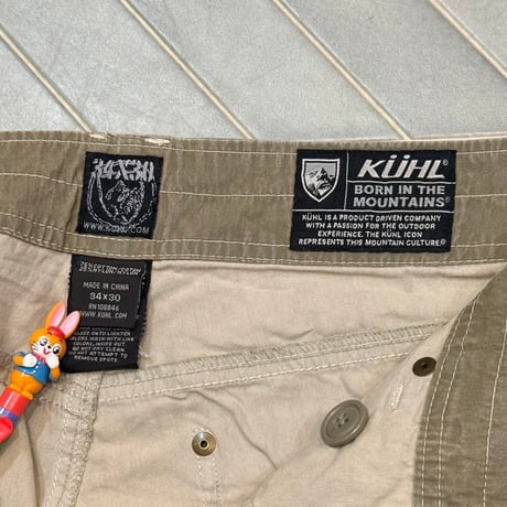 KÜHL  軽量アウトドアパンツ
