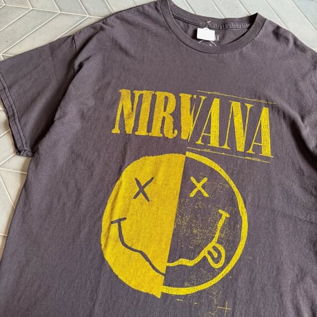 NIRVANA にこちゃんTシャツ