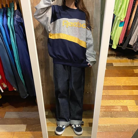 Reebok アシンメトリー切り替えスウェット
