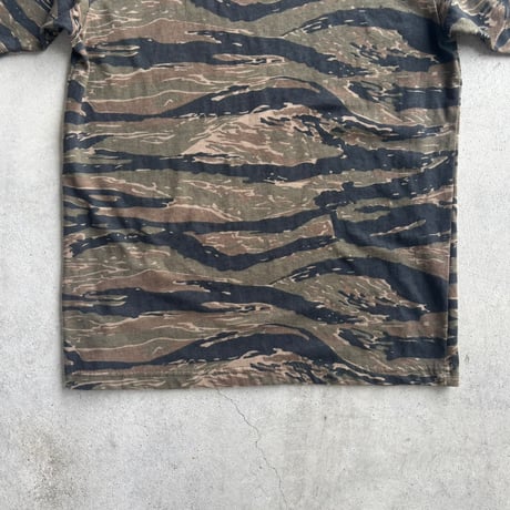 タイガーストライプカモ柄Tシャツ