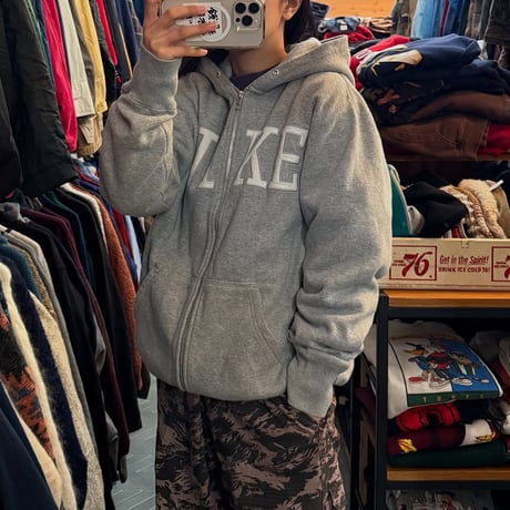 NIKE ロゴジップパーカー