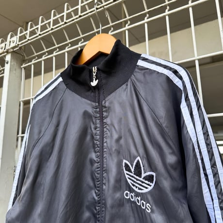 adidasナイロンジャケット
