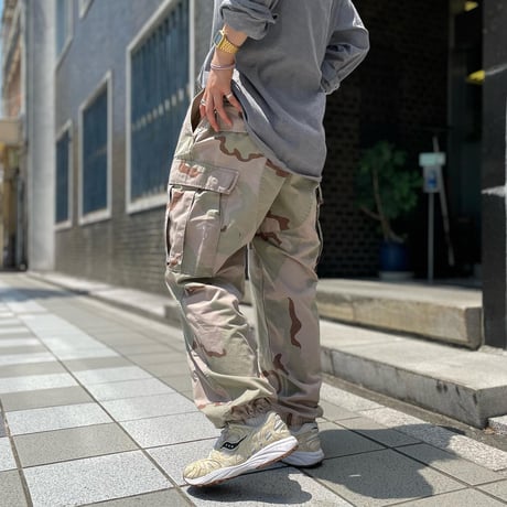デザートカモ柄迷彩カーゴパンツ