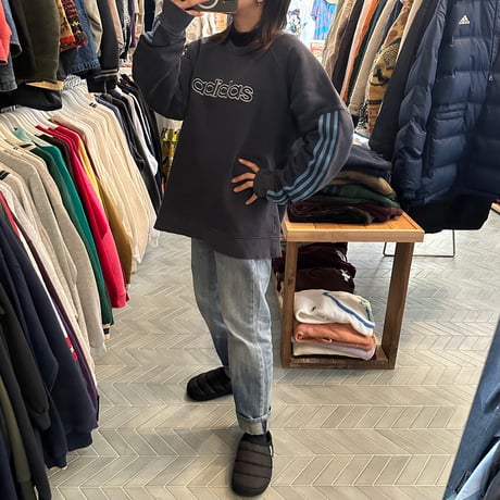 adidas ラグランロゴスウェット