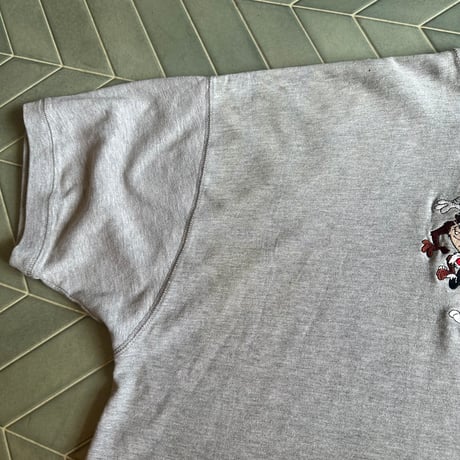 LOONEY TUNES ヘンリー刺繍T