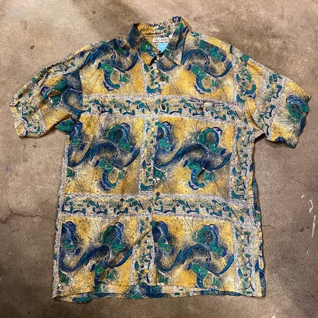 レーヨン柄シャツ
