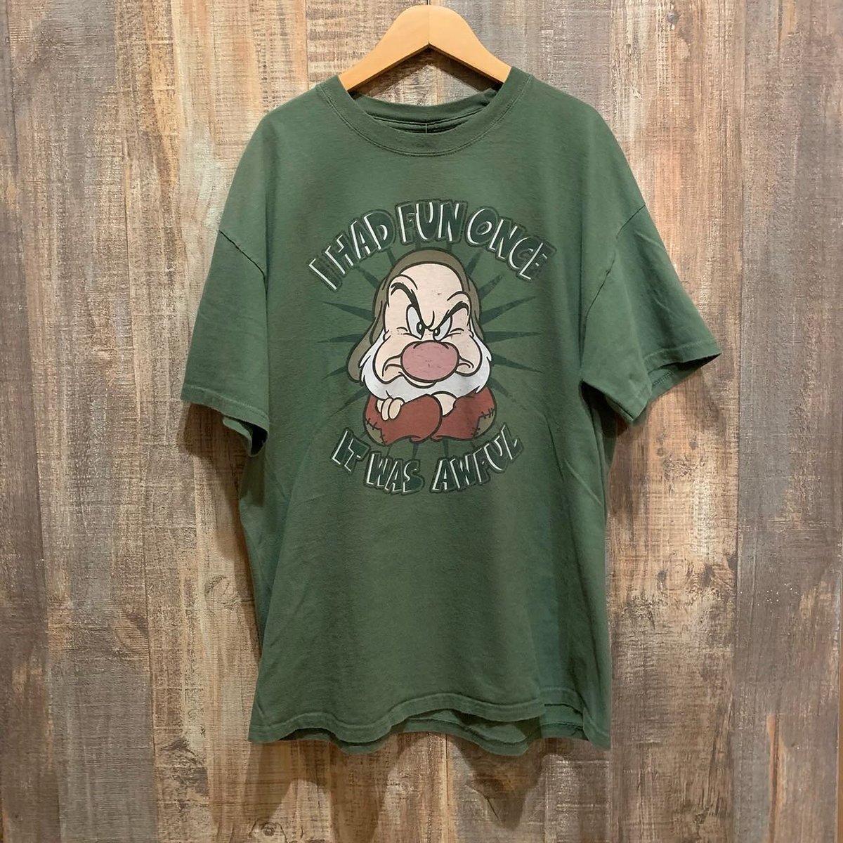 Hanes Disney 七人の小人 グランピー Tシャツ | CUSTOM FEVER