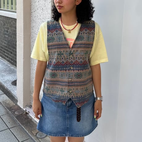 AMERICAN EAGLE 総柄ベスト